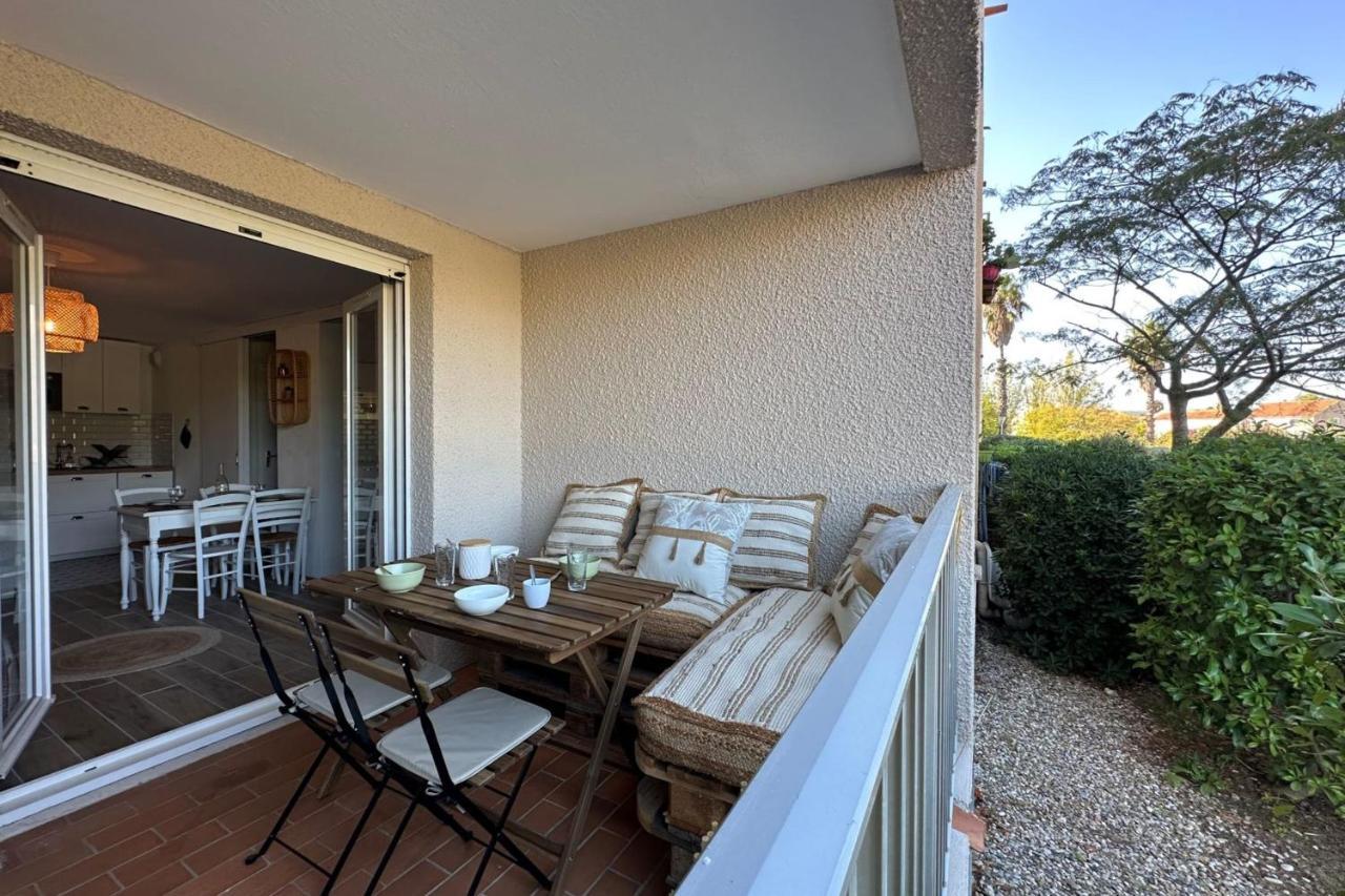 Very Cosy Apartment At 200 M From The Beaches La Londe-les-Maures Dış mekan fotoğraf